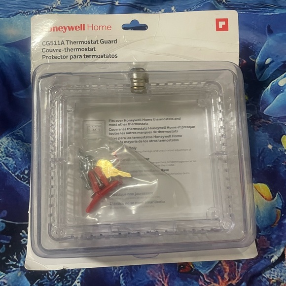 Honeywell Home Locking Thermostat Cover/ Guard Fits Most Thermostats CG511A NEW - Picture 1 of 6
